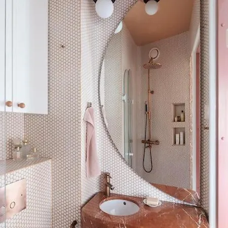 Luxury Pink Suite, Autohalli Helsinki