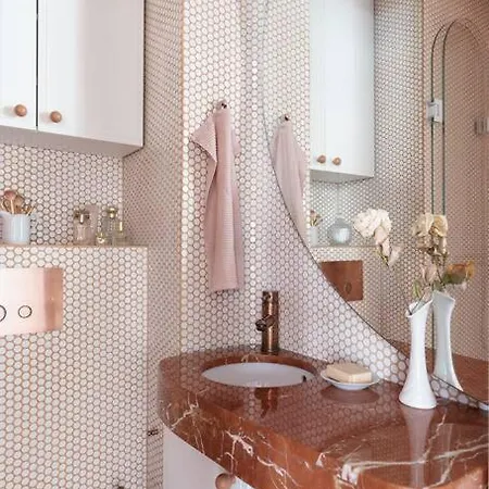 Luxury Pink Suite, Autohalli *