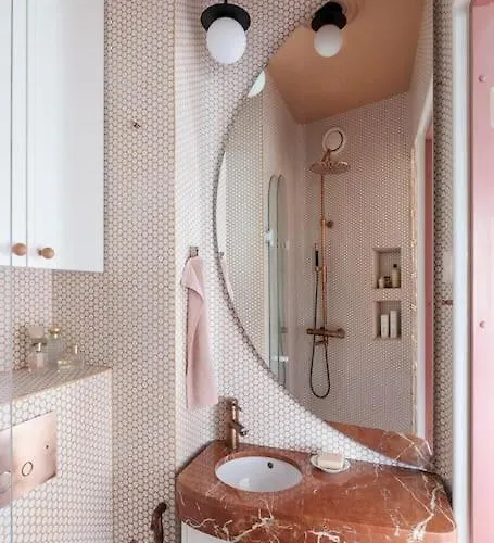 Luxury Pink Suite, Autohalli هلسنكي