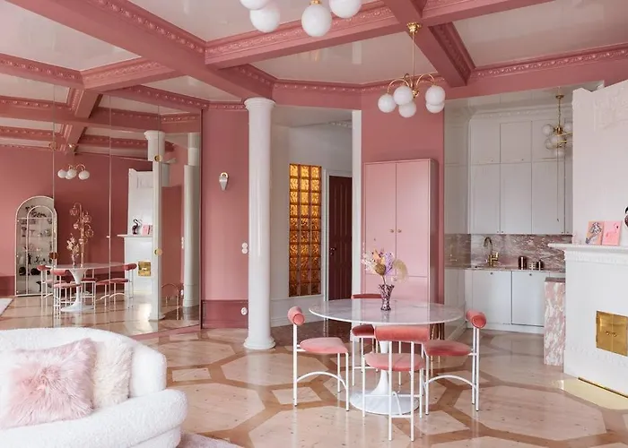 Luxury Pink Suite, Autohalli * هلسنكي