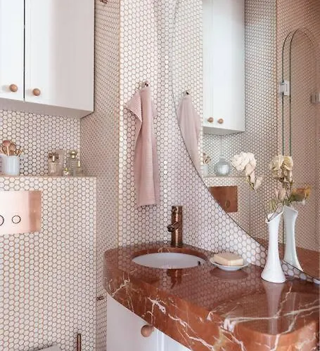 Luxury Pink Suite, Autohalli *