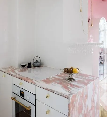 Luxury Pink Suite, Autohalli شقة هلسنكي