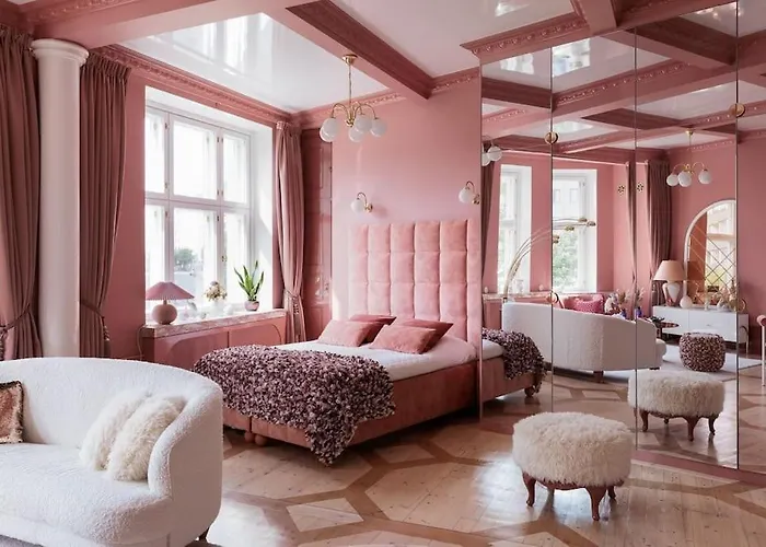 Luxury Pink Suite, Autohalli هلسنكي